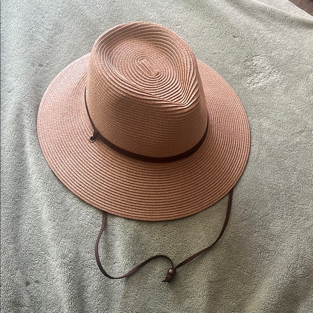 Foldable Straw Sun Hat - NEW
UPF 80+
Adjustable size